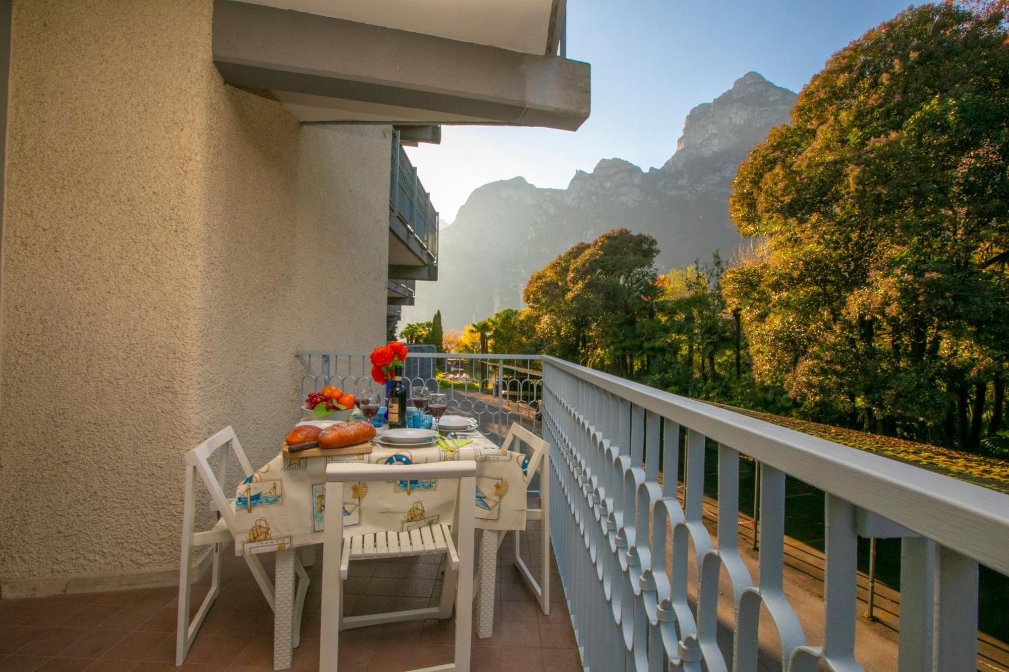 Residenza Lago D'Argento - Happy Rentals Riva del Garda Eksteriør bilde